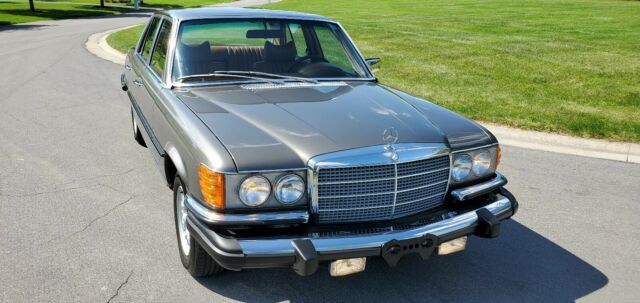 Mercedes-Benz 300-Series 1979 image number 32