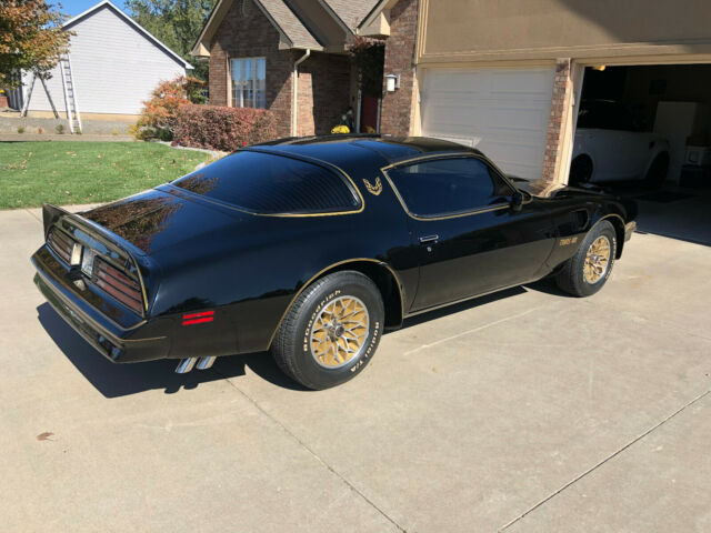 Pontiac Trans Am 1977 image number 2