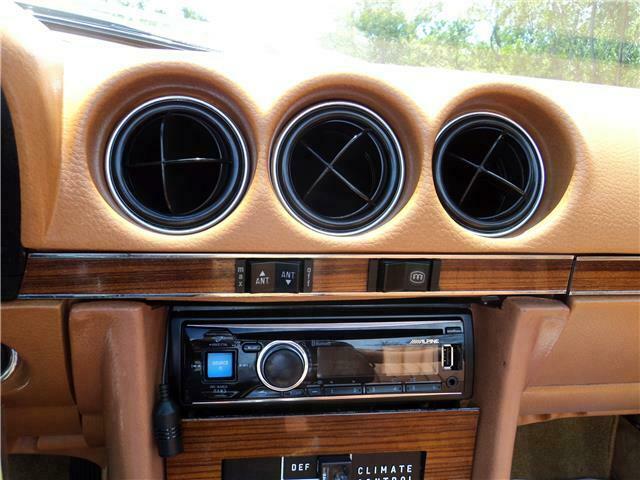 Mercedes-Benz SL-Class 1978 image number 12