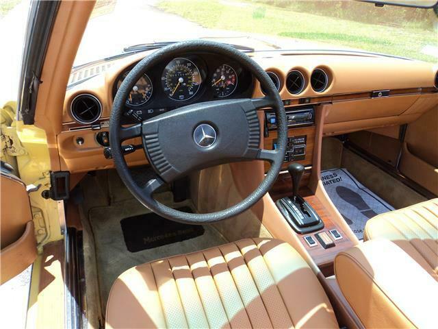 Mercedes-Benz SL-Class 1978 image number 33