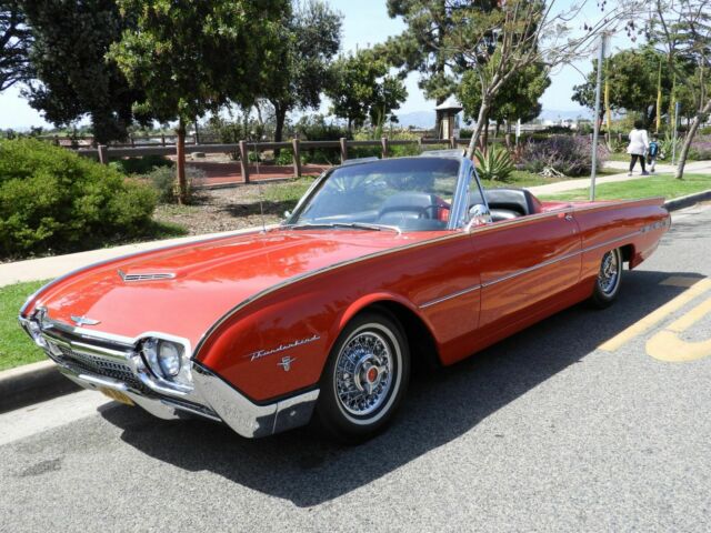 Ford Thunderbird 1962 image number 0