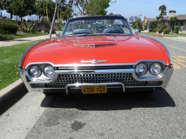 Ford Thunderbird 1962 image number 15