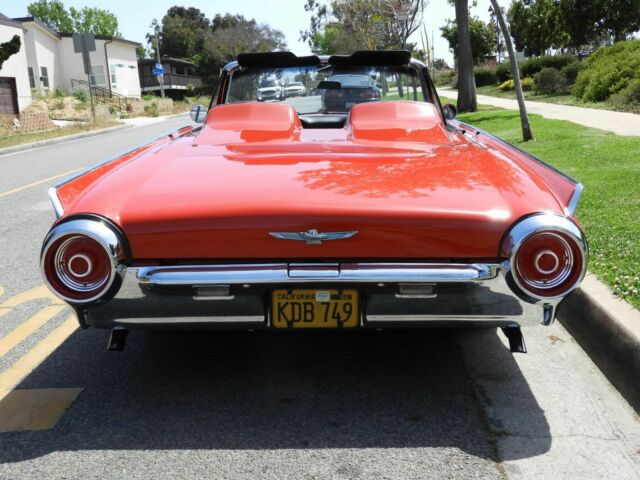 Ford Thunderbird 1962 image number 16