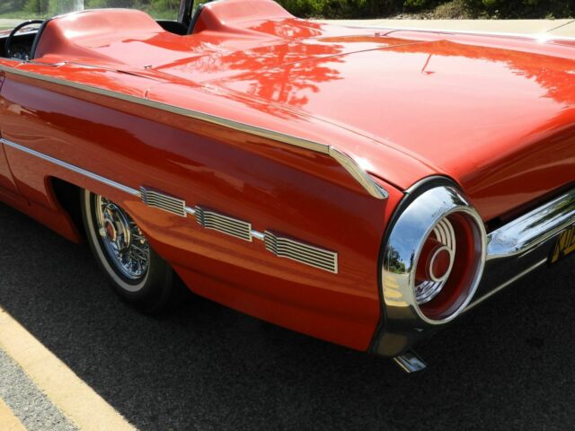 Ford Thunderbird 1962 image number 17