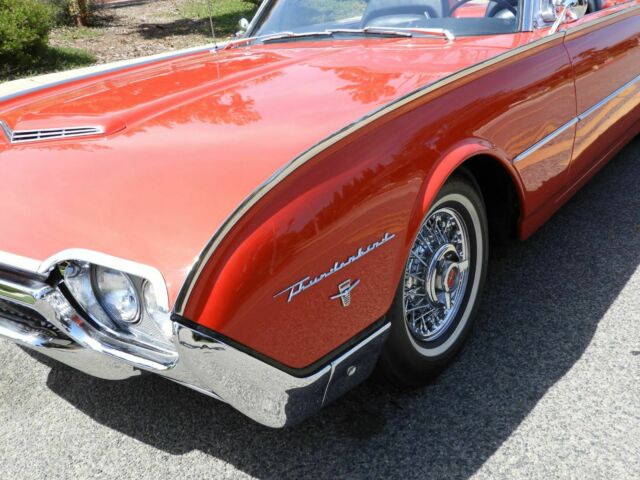 Ford Thunderbird 1962 image number 18