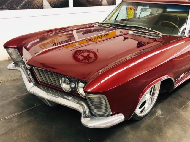 Buick Riviera 1963 image number 3