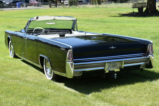 Lincoln Continental 1965 image number 25