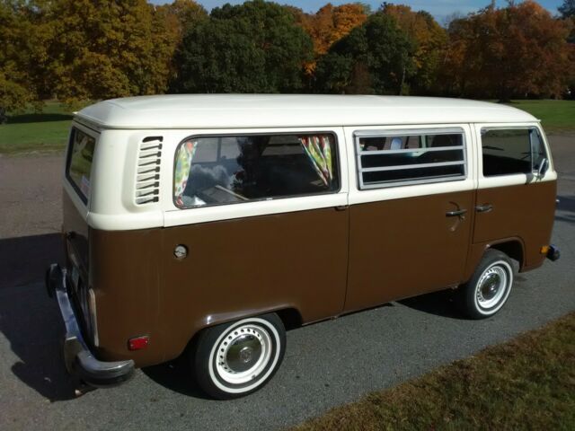 Volkswagen Bus/Vanagon 1977 image number 1