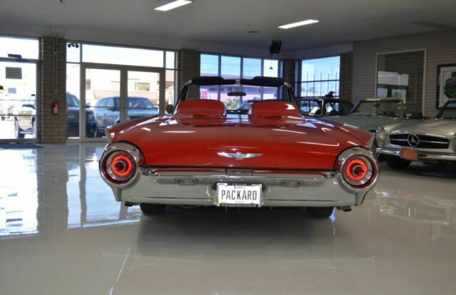 Ford Thunderbird 1962 image number 34