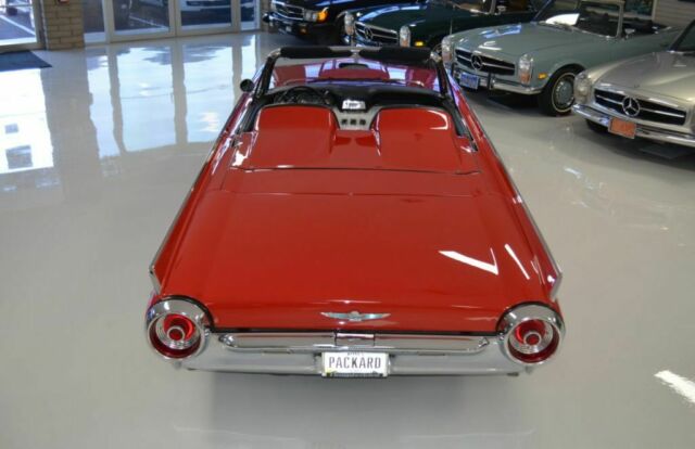 Ford Thunderbird 1962 image number 8