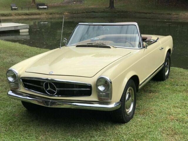 Mercedes-Benz SL-Class 1965 image number 17