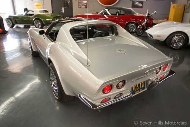 Chevrolet Corvette 1972 image number 27