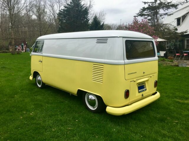 Volkswagen Bus/Vanagon 1965 image number 28