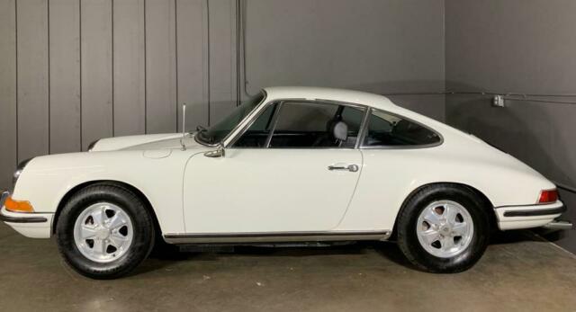 Porsche 911 1971 image number 2