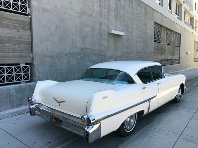 Cadillac DeVille 1957 image number 27