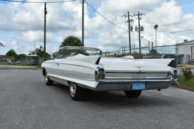 Cadillac Series 62 1962 image number 16