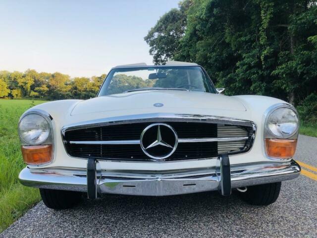 Mercedes-Benz SL-Class 1970 image number 39