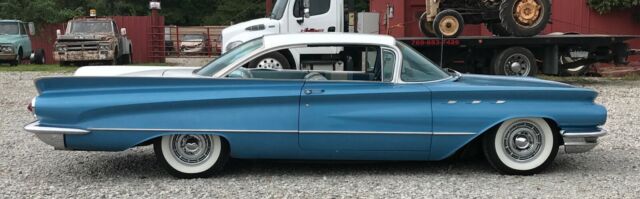 Buick LeSabre 1960 image number 24