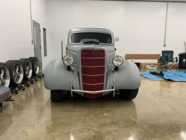 Ford Tudor Sedan Slant Back 1935 image number 27