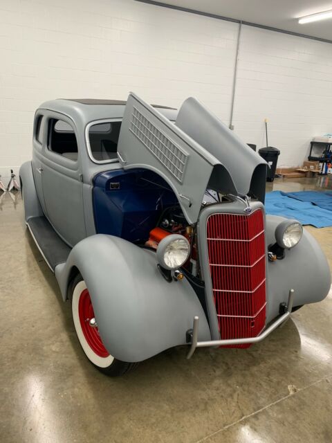 Ford Tudor Sedan Slant Back 1935 image number 33