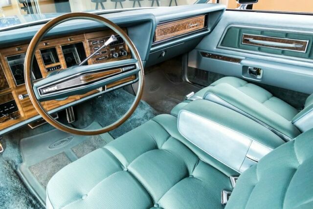 Lincoln Continental 1973 image number 1