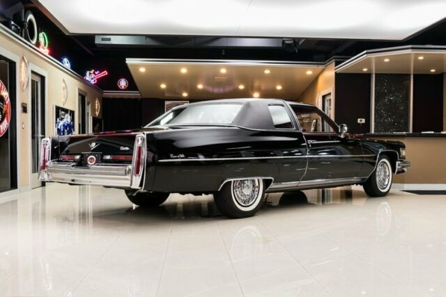 Cadillac DeVille 1975 image number 10