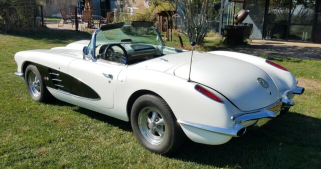 Chevrolet Corvette 1959 image number 1