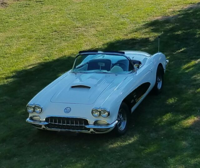 Chevrolet Corvette 1959 image number 26