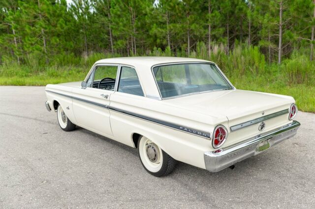 Ford Falcon 1965 image number 32