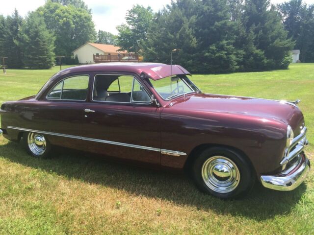 Ford Custom Coupe 1949 image number 37