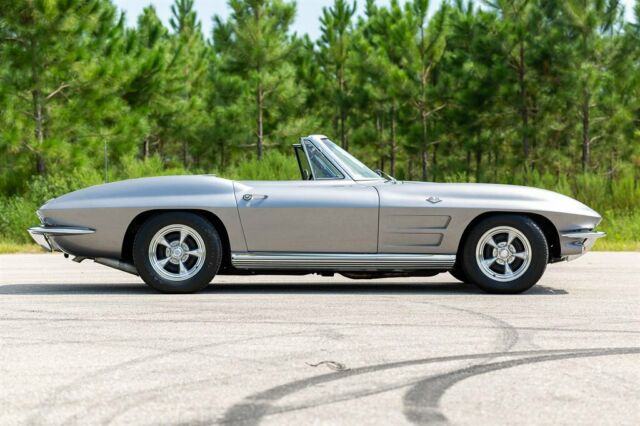 Chevrolet Corvette 1964 image number 37