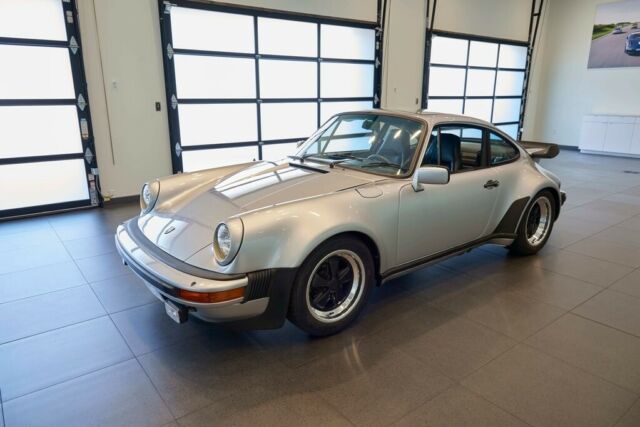 Porsche 911 1979 image number 1