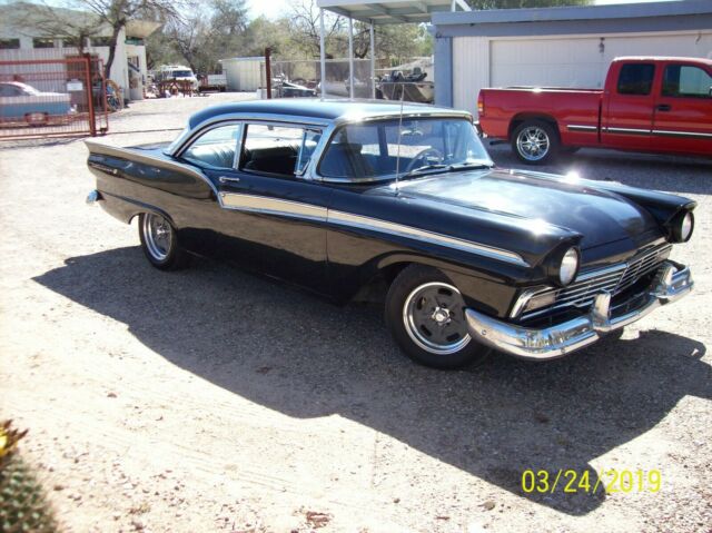 Ford Fairlane 1957 image number 14