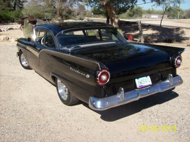 Ford Fairlane 1957 image number 16