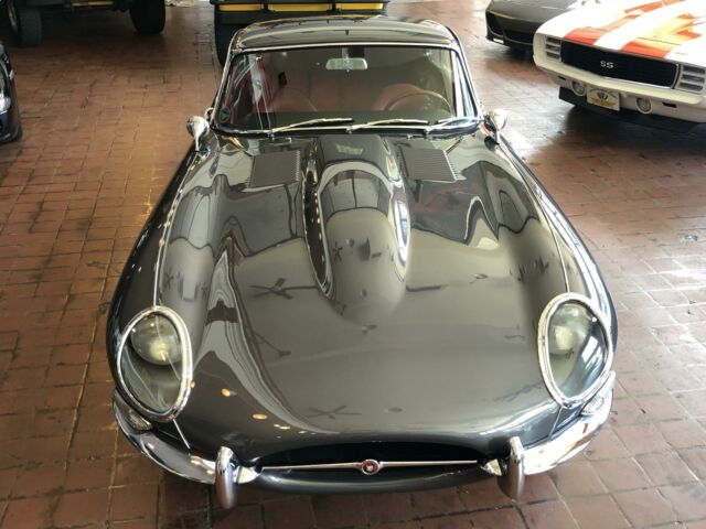 Jaguar E-Type 1962 image number 11