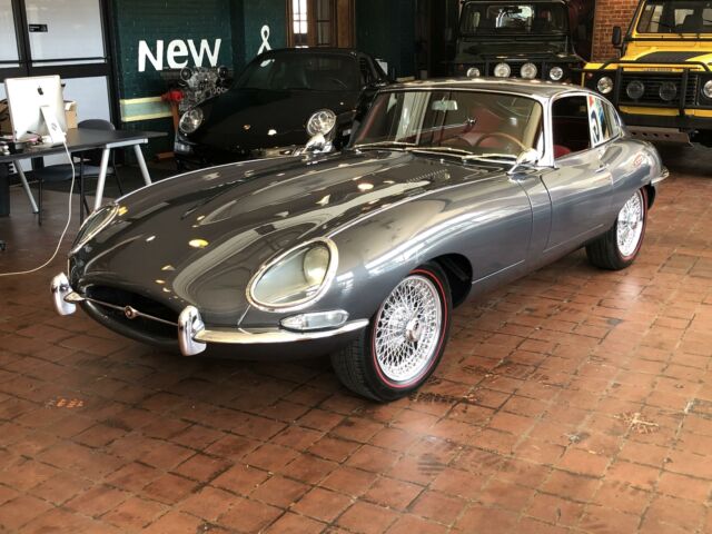 Jaguar E-Type 1962 image number 3