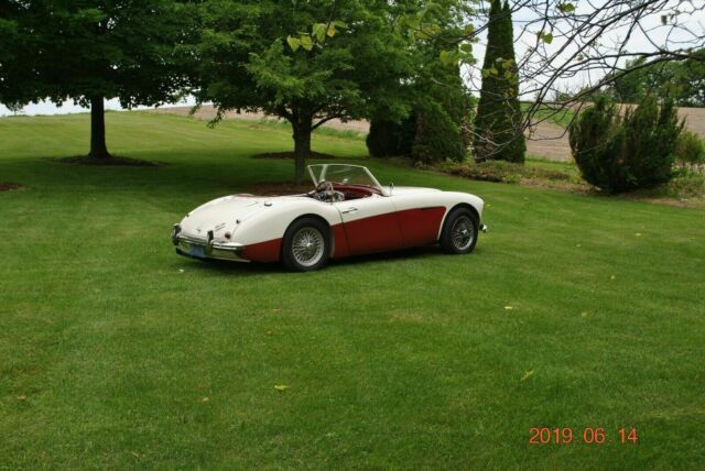 Austin Healey BT-7 1960 image number 14