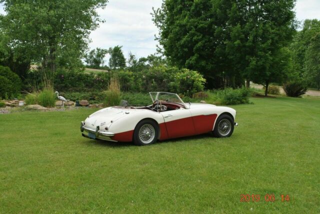 Austin Healey BT-7 1960 image number 16