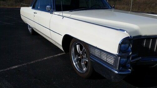 Cadillac DeVille 1965 image number 33