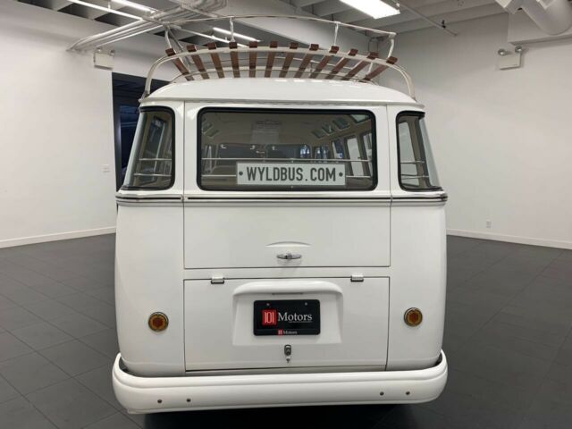 Volkswagen Bus/Vanagon 1960 image number 12