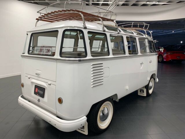 Volkswagen Bus/Vanagon 1960 image number 28