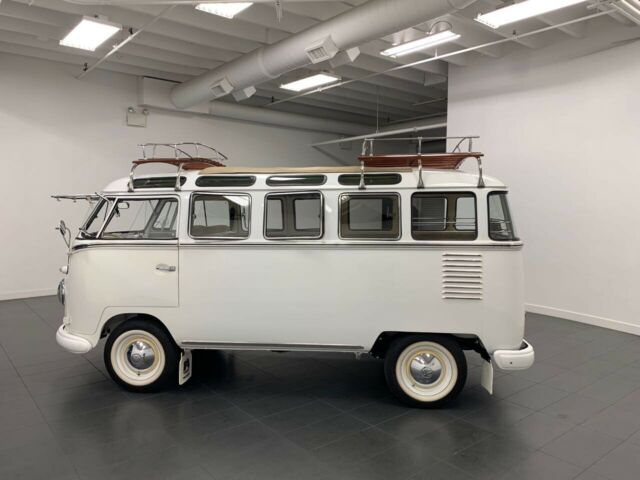 Volkswagen Bus/Vanagon 1960 image number 32