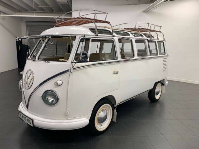 Volkswagen Bus/Vanagon 1960 image number 33