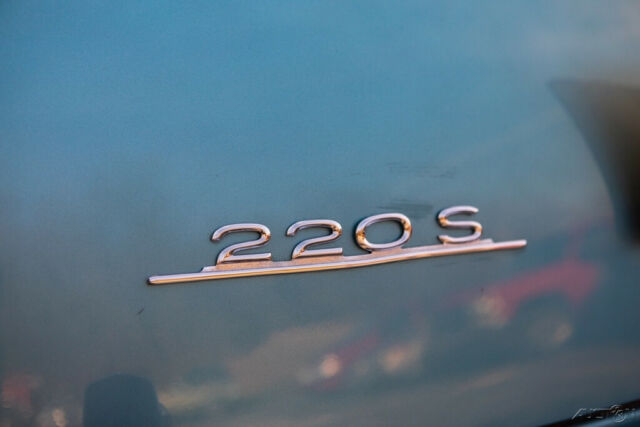 Mercedes-Benz 220S 1959 image number 12