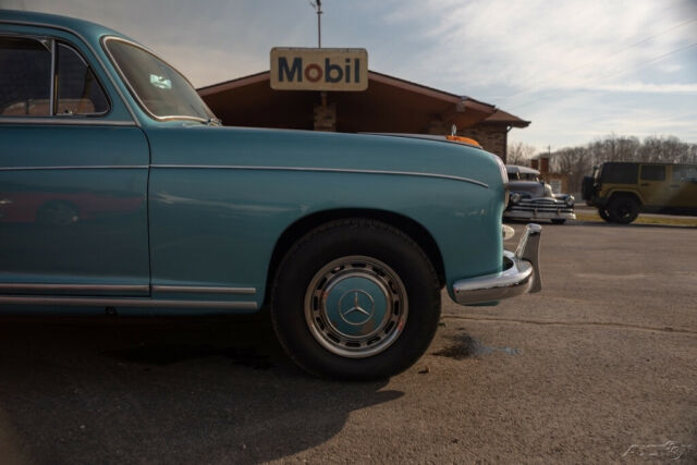 Mercedes-Benz 220S 1959 image number 41