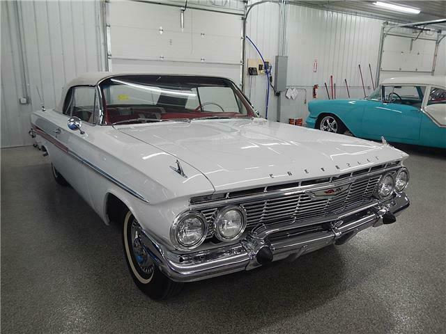 Chevrolet Impala 1961 image number 9