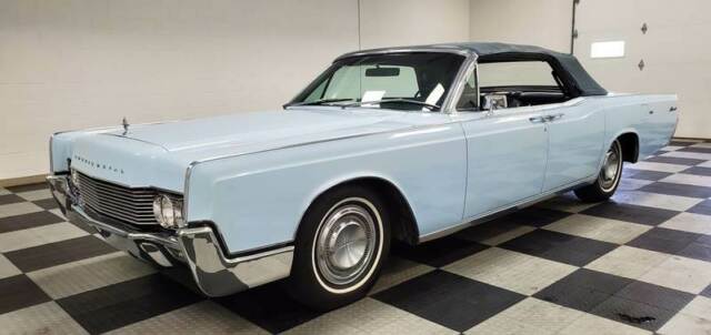 Lincoln Continental 1967 image number 2