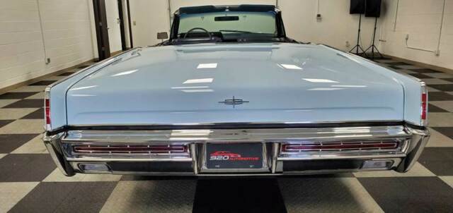 Lincoln Continental 1967 image number 32