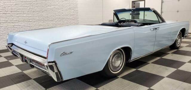 Lincoln Continental 1967 image number 33