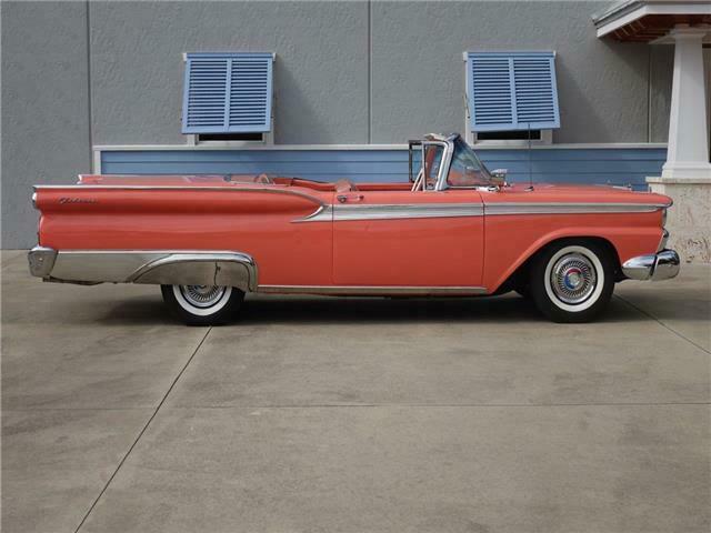 Ford Fairlane 500 Skyliner 1959 image number 1